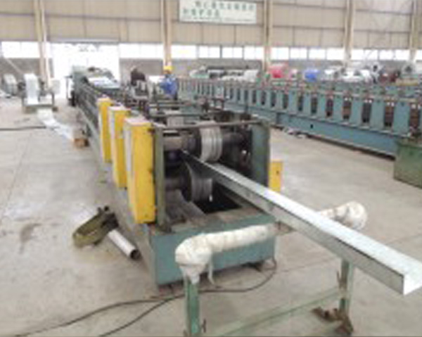 热轧(黑带)/镀锌Z型钢